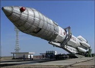 россии надо активнее строить спутники двойного назначения, считает глава фка